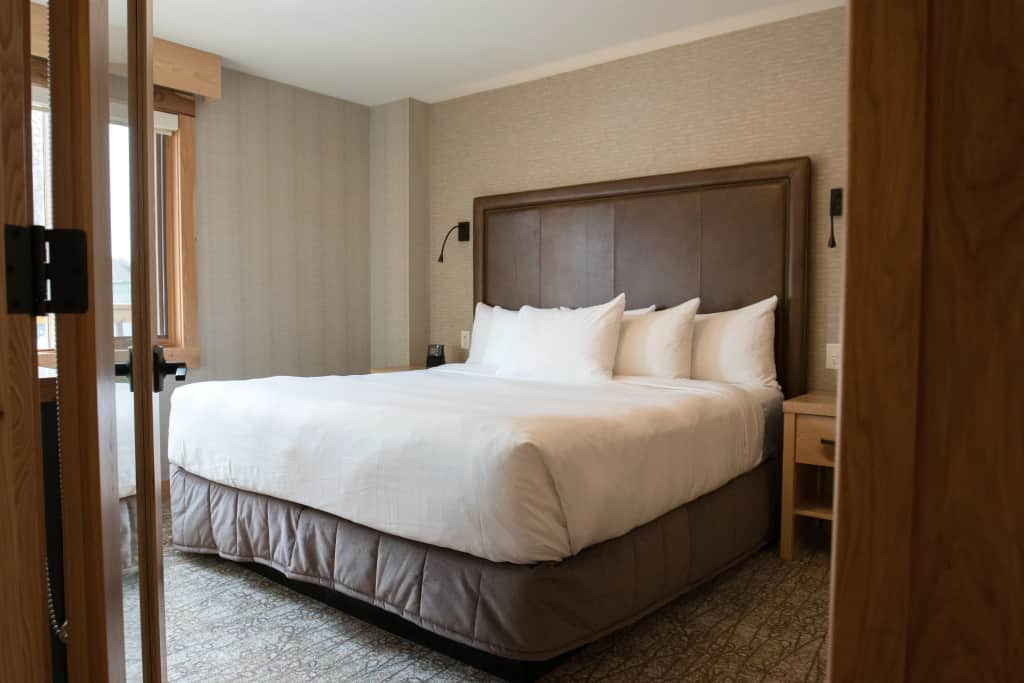 Moose Hotel and Suites — photo 3