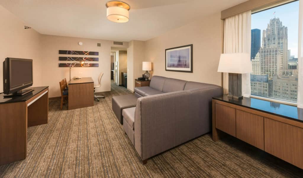 Embassy Suites by Hilton Chicago Downtown Magnificent Mile — photo 3