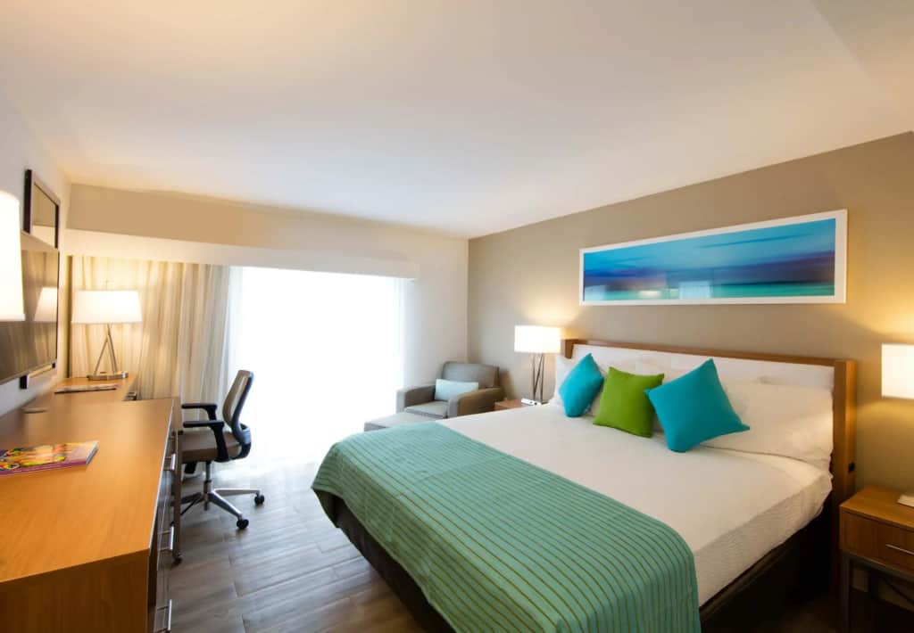 Courtyard by Marriott Nassau Downtown/Junkanoo Beach — photo 3