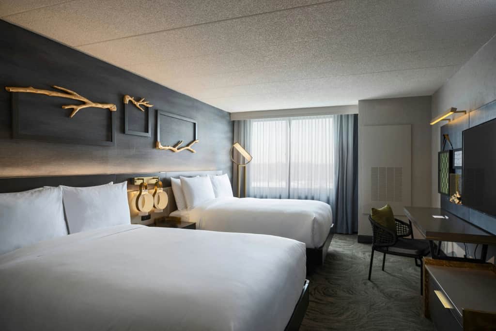 Renaissance Chicago North Shore Hotel — photo 4