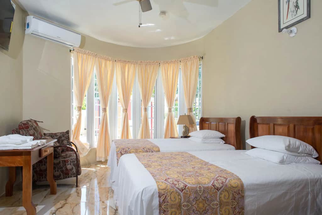 Waters Edge Guest House — photo 3