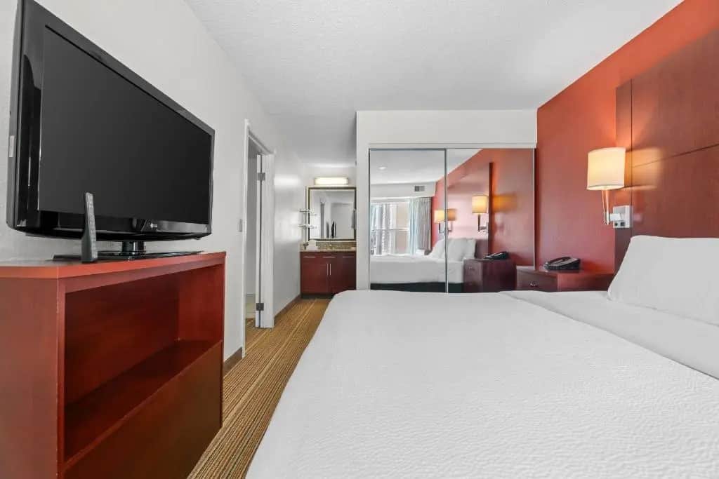 MainStay Suites Appleton Airport - Fox River Mall Area — photo 5