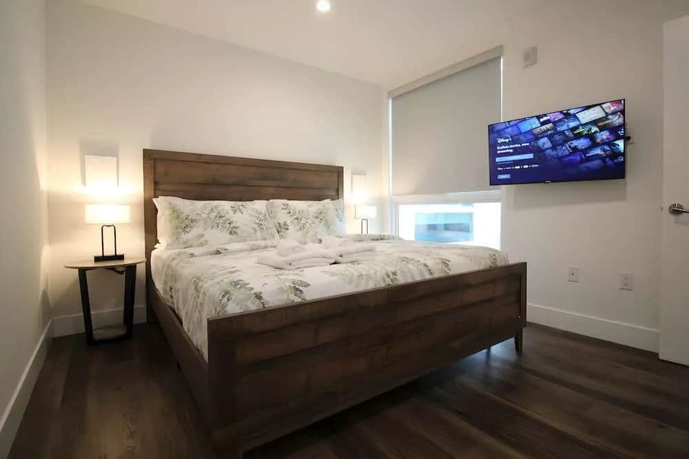 Los Angeles Deluxe Suites Free Parking — photo 3