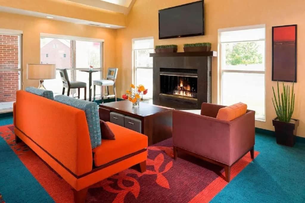 MainStay Suites Appleton Airport - Fox River Mall Area — photo 4
