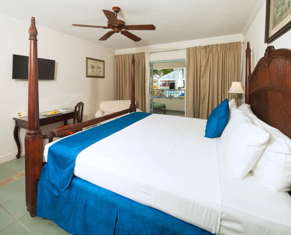 Savannah Beach Club Hotel — photo 2