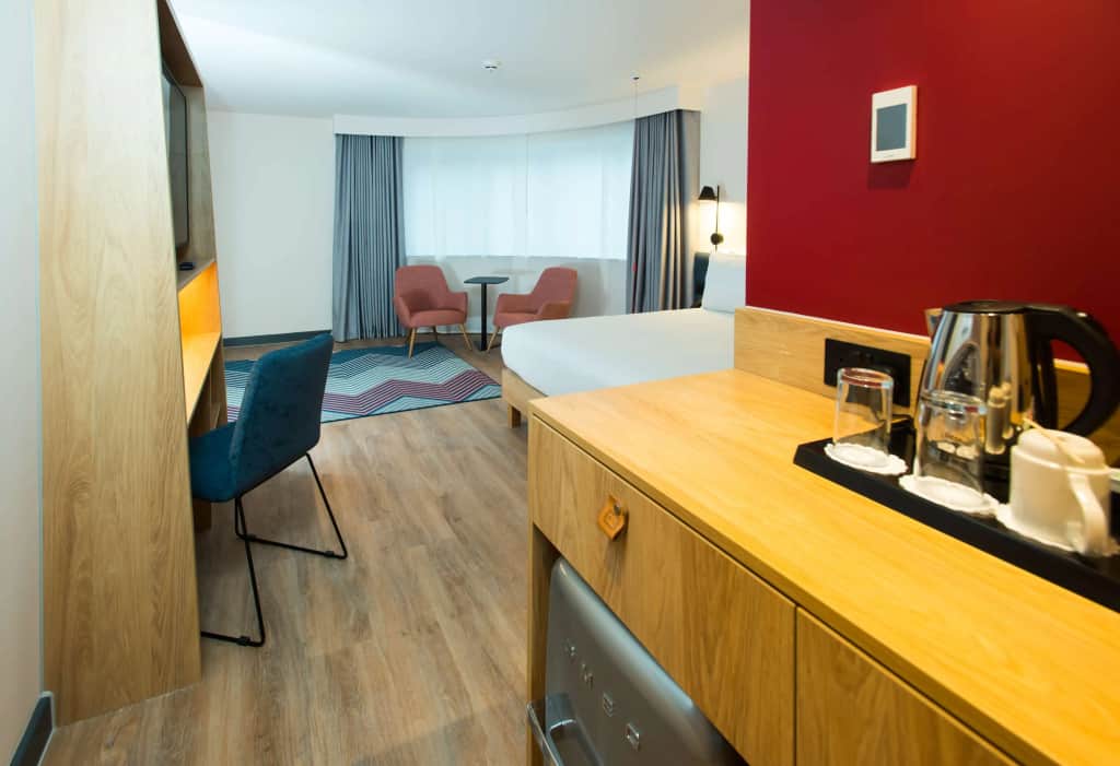 Hampton by Hilton London Park Royal — photo 3