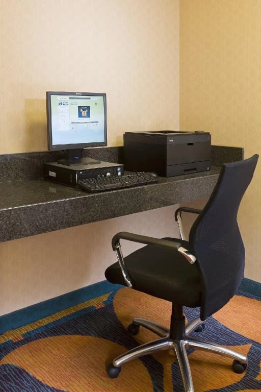 MainStay Suites Appleton Airport - Fox River Mall Area — photo 5