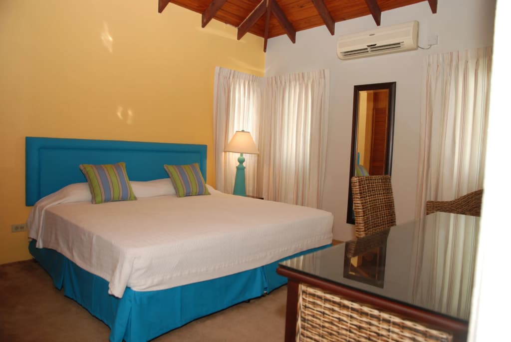 Coconut Court Beach Hotel
