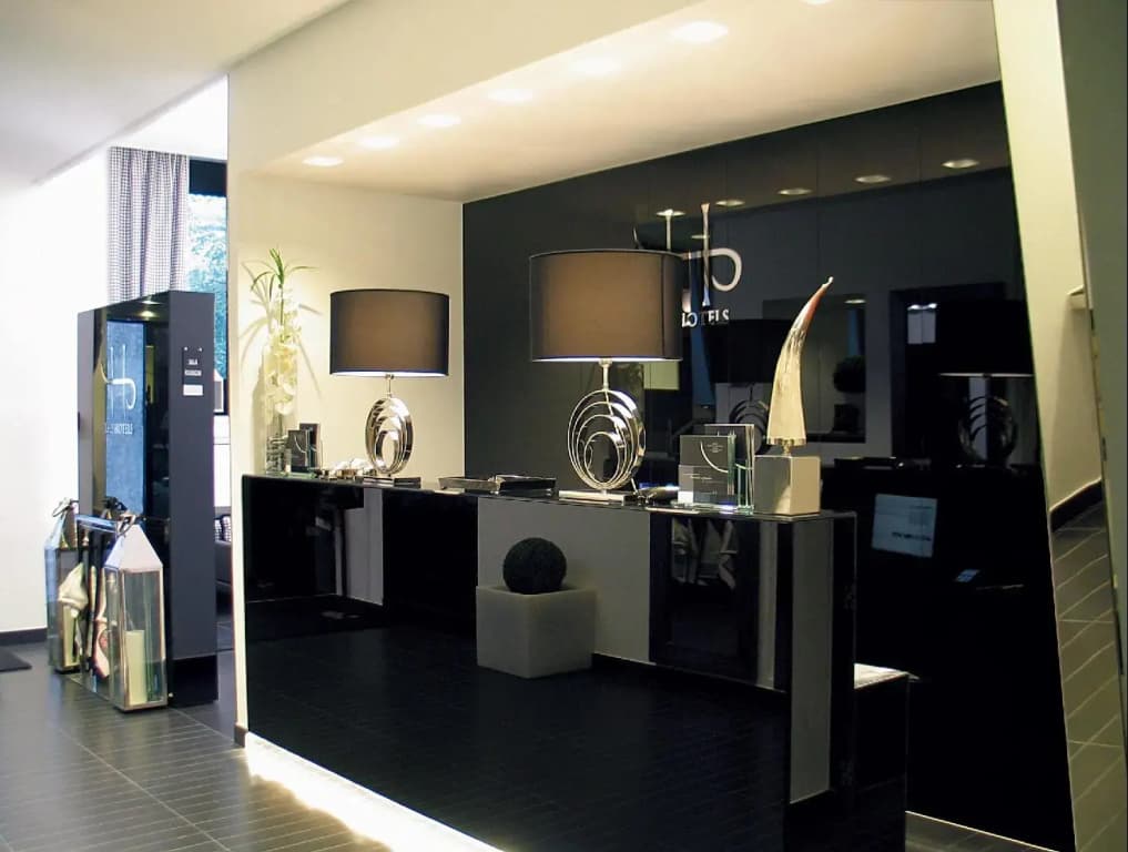 LHP Hotel Napoleon — photo 2