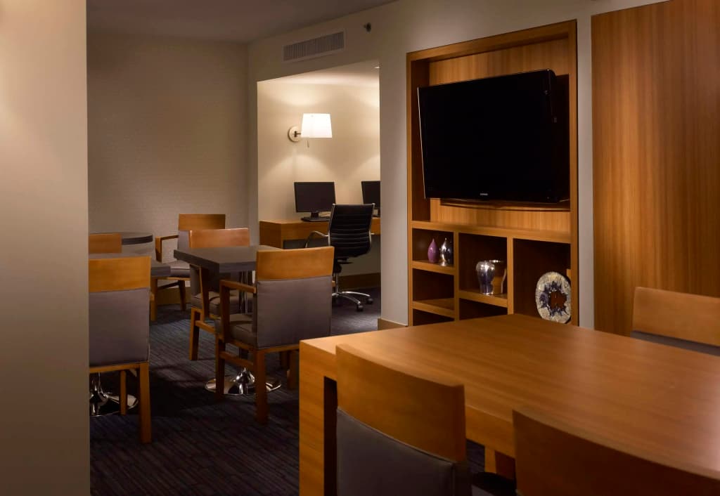 Hyatt Regency Vancouver — photo 2