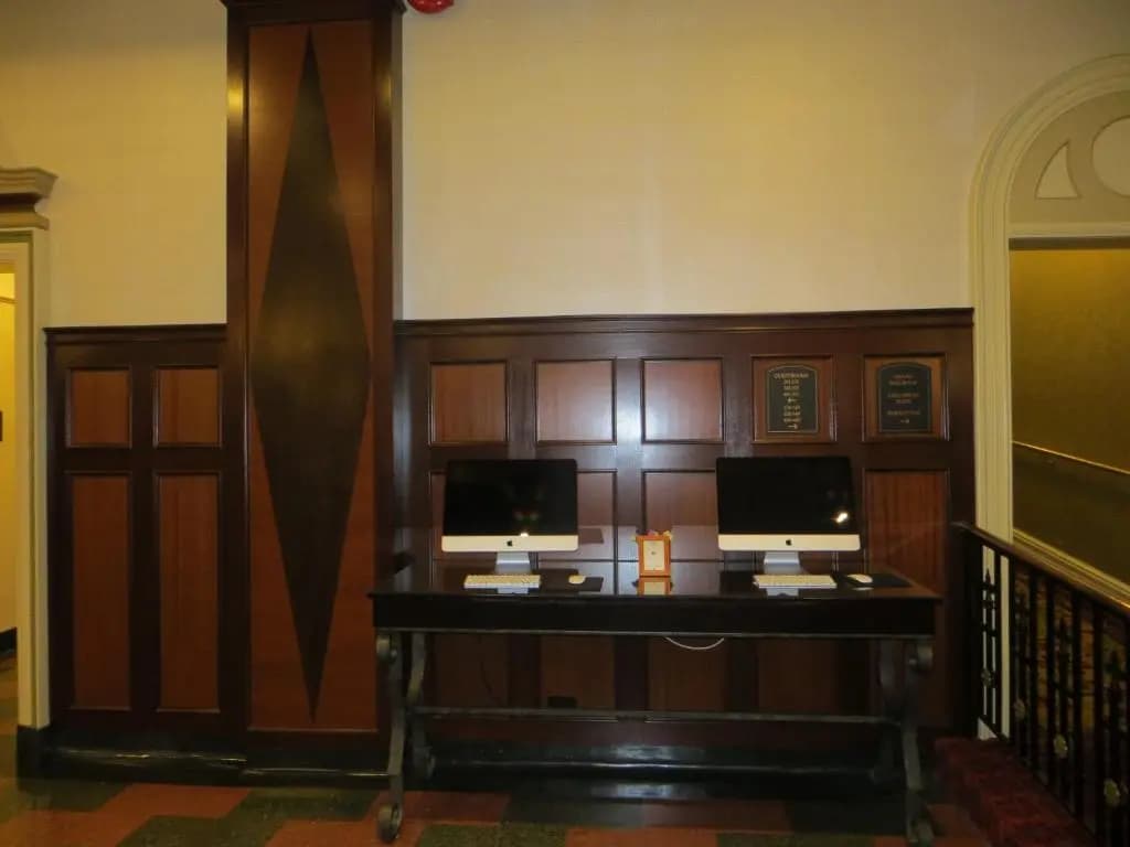 Carleton of Oak Park — photo 2