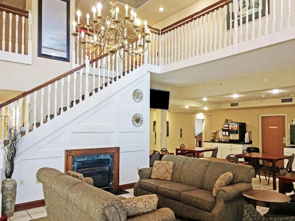 Quality Inn & Suites Bellville - Mansfield — photo 2