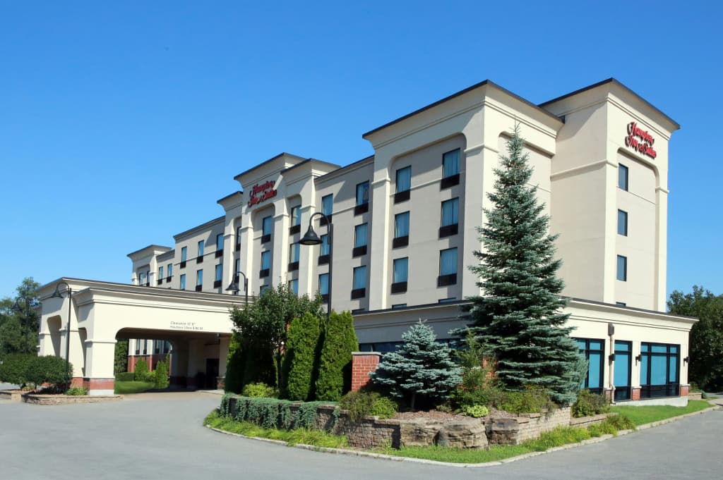 Hampton Inn & Suites By Hilton Laval