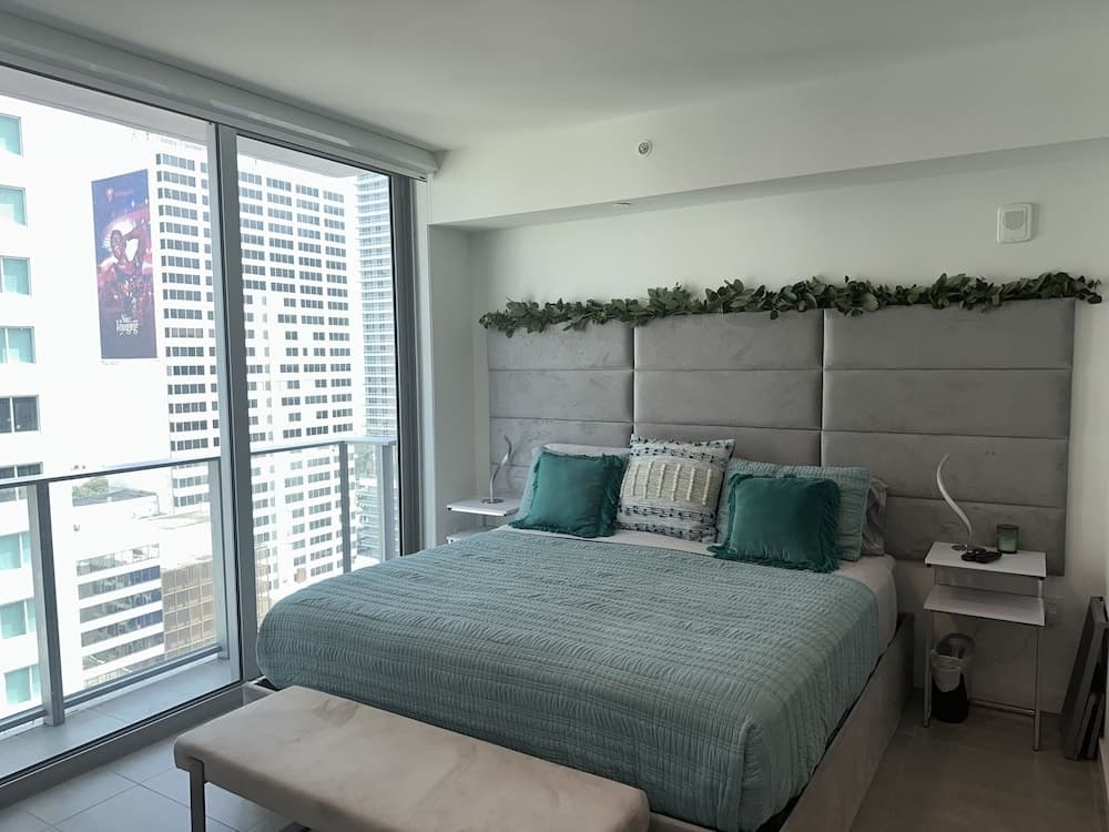 Premier Studio With King Bed And Queen Sofa-Bed