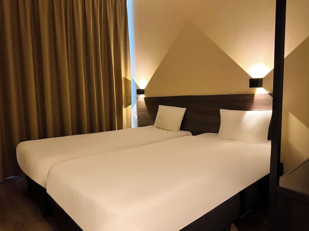 HOTELUX Amsterdam Airport Hotel — photo 5