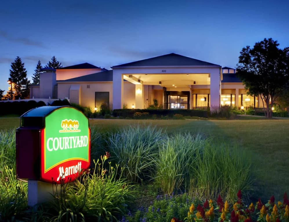 Courtyard By Marriott Chicago Deerfield