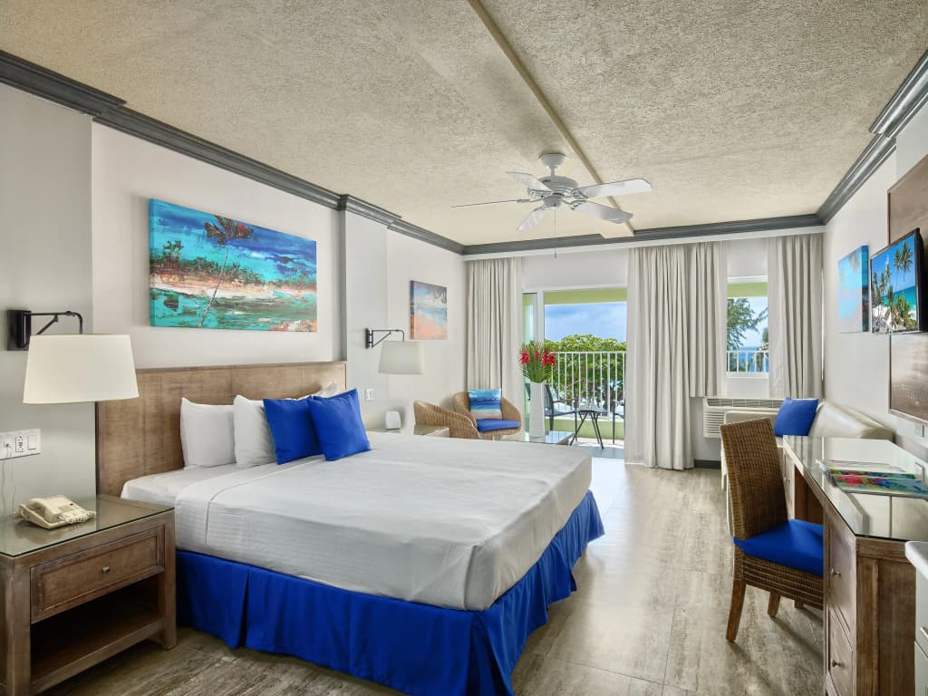 Coconut Court Beach Hotel — photo 2
