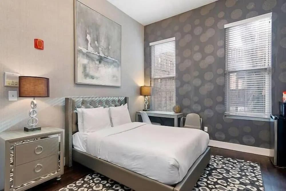 Premier Suites - Bay Village — photo 3