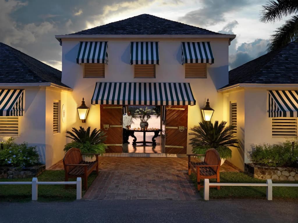 Round Hill Hotel & Villas