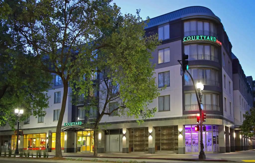 Courtyard By Marriott Oakland Downtown