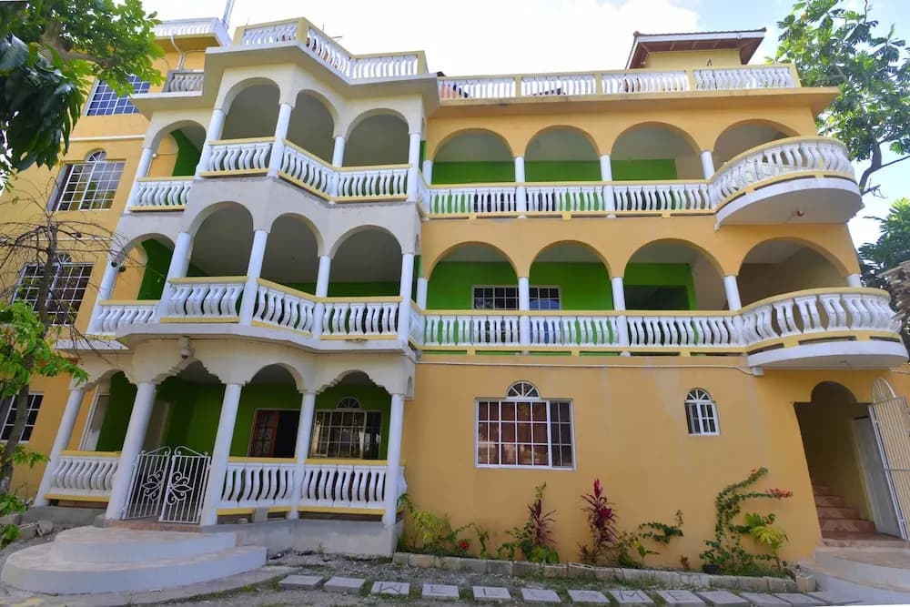 Takuma Boutique  Hotel And Villa Suites