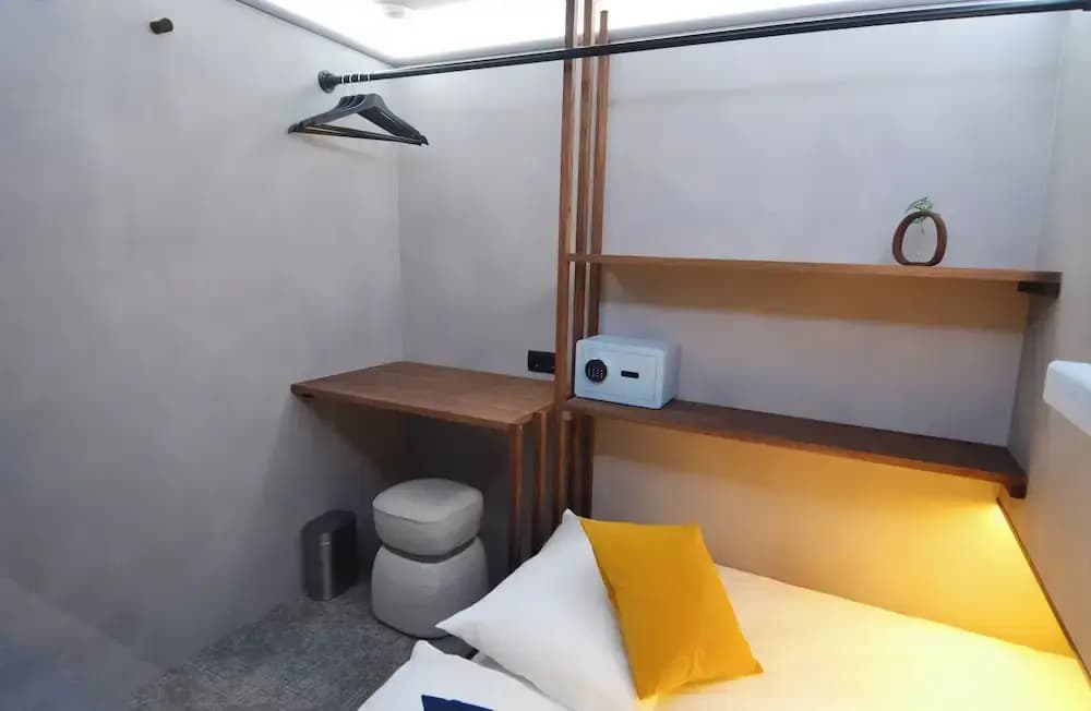 The Hyve Capsule hostel Amsterdam — photo 3