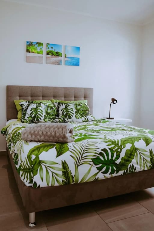 The Palm Leaf Apartments — main photo