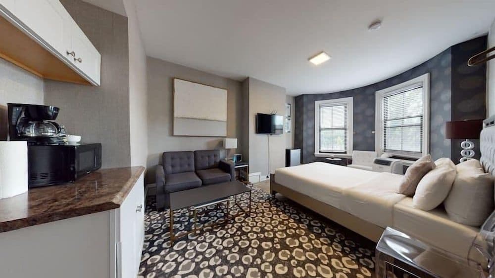 Premier Suites - Bay Village — photo 2