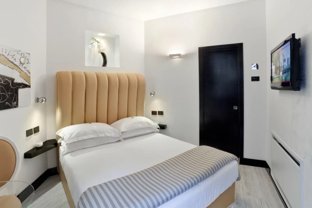 LHP Hotel Napoleon — photo 4