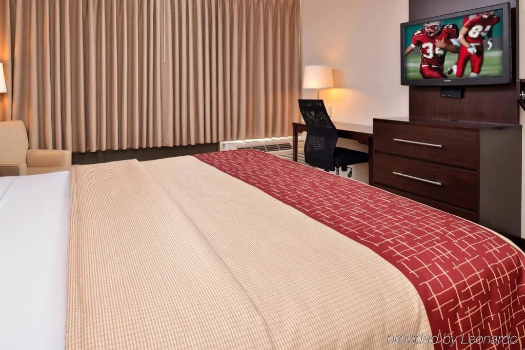 Red Roof Inn PLUS+ Boston - Woburn/ Burlington — photo 5