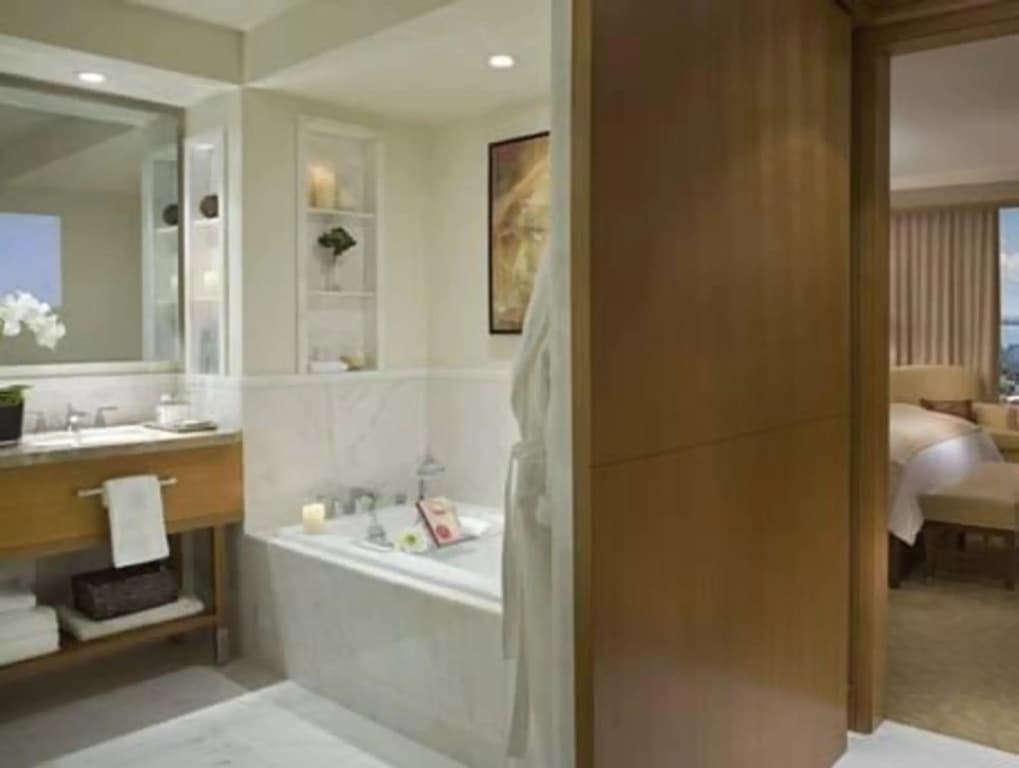 The Ritz-Carlton, Toronto — photo 3