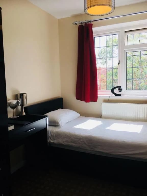 Bianca's House Hotel Heathrow Airport — photo 5