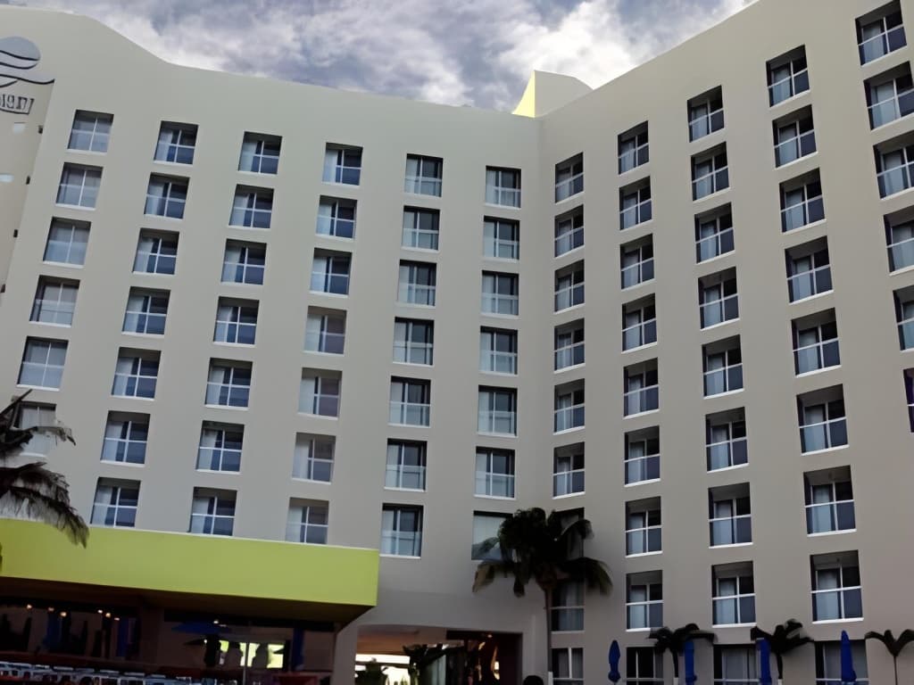 Sunset Royal Beach Resort - All Inclusive, Cancun, Mexico