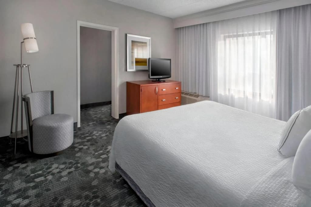 Courtyard by Marriott Newark Liberty International Airport — photo 3