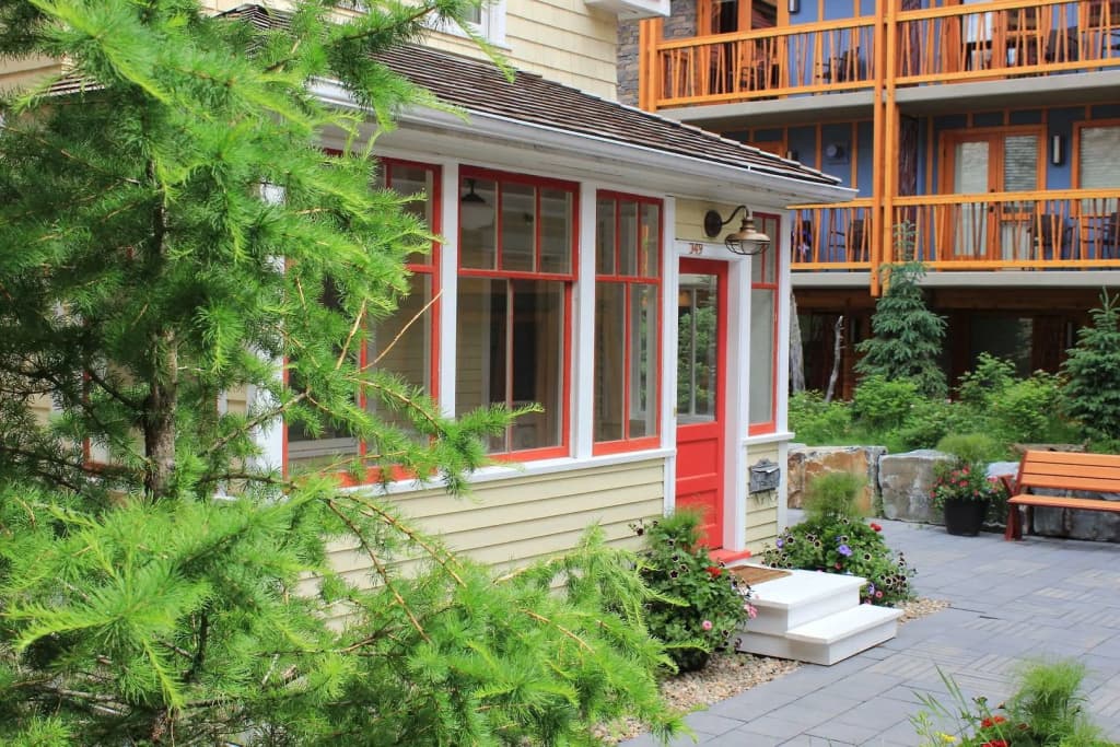 Moose Hotel & Suites, Banff, Canada