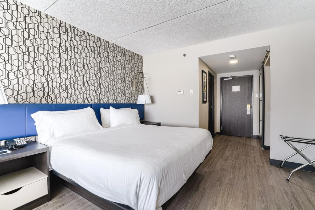 GLo Best Western Mississauga Corporate Centre — photo 5