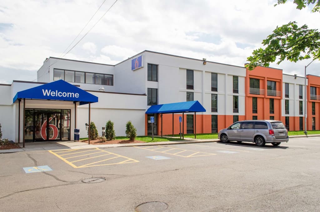 Motel 6-Brockton, Ma