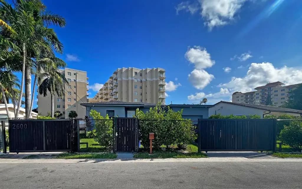 Luxury RiverFront by Renzzi — photo 2