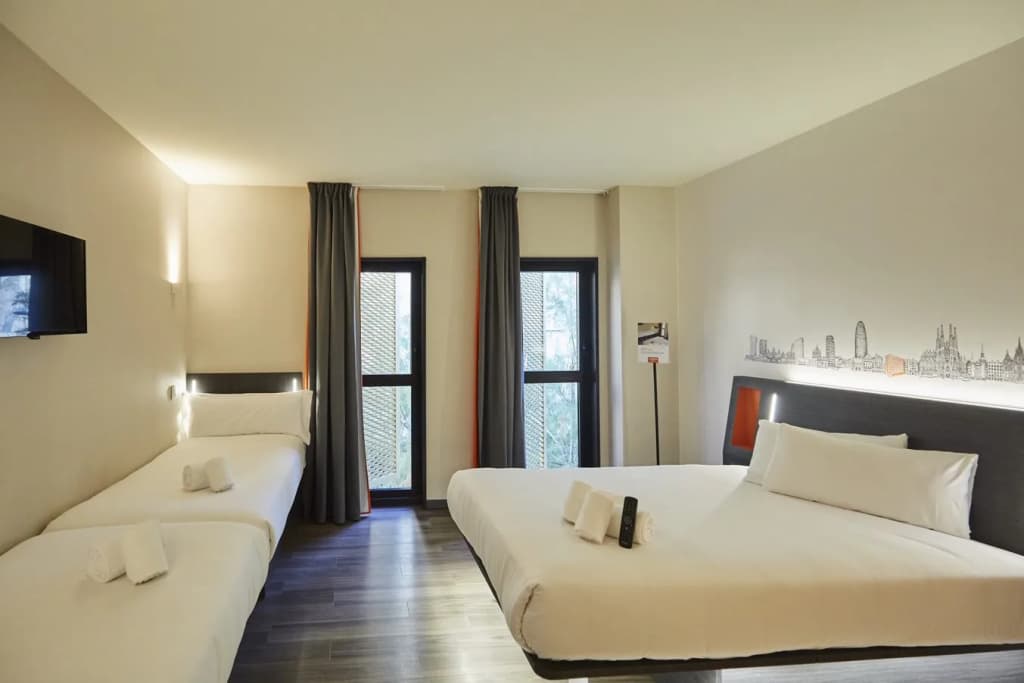 easyHotel Barcelona Fira — photo 5