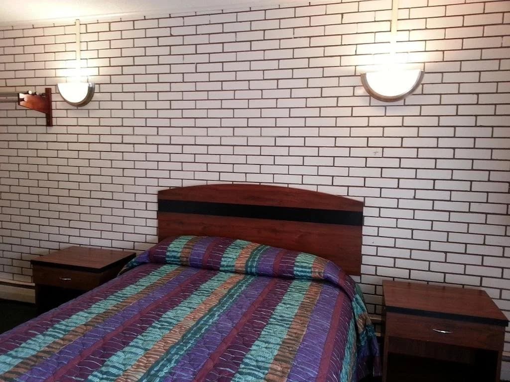 Americas Best Value Inn Avenel Woodbridge — photo 5