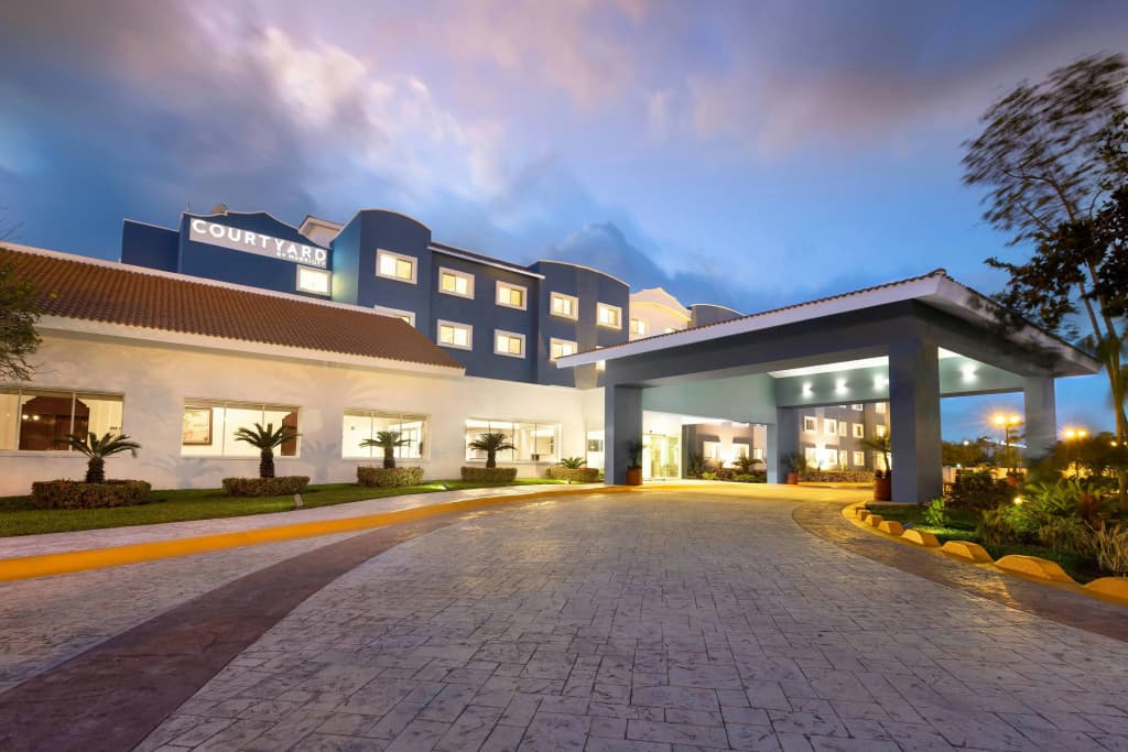 Courtyard By Marriott Cancun Airport — main photo