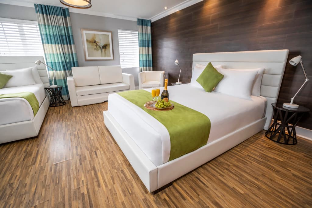 Chesterfield Hotel & Suites — photo 4