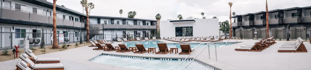 V Palm Springs