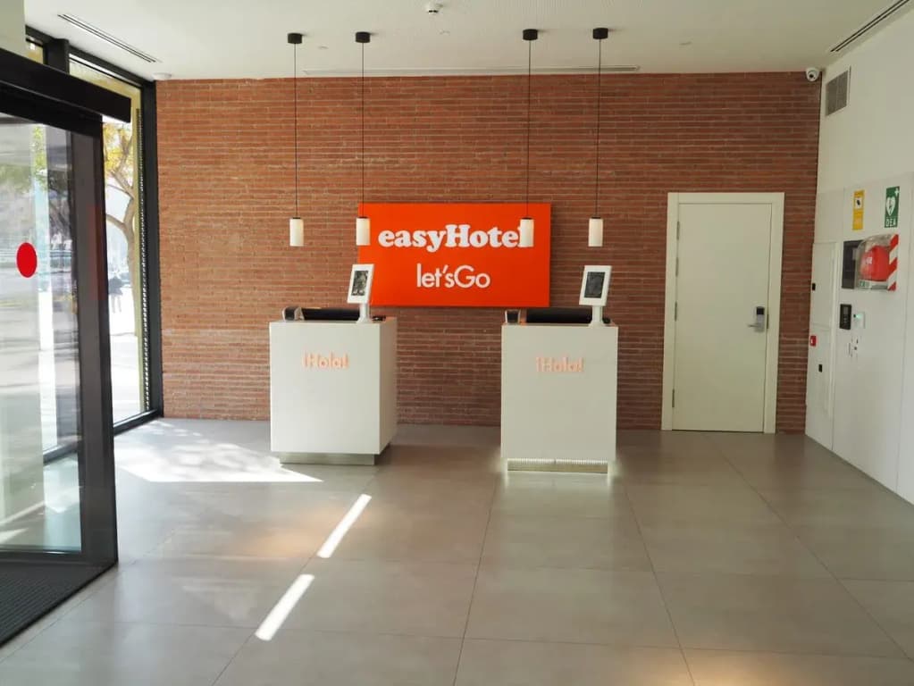 easyHotel Barcelona Fira — photo 2