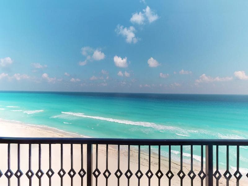Premier Superior, King, Oceanfront — image 1 of 4
