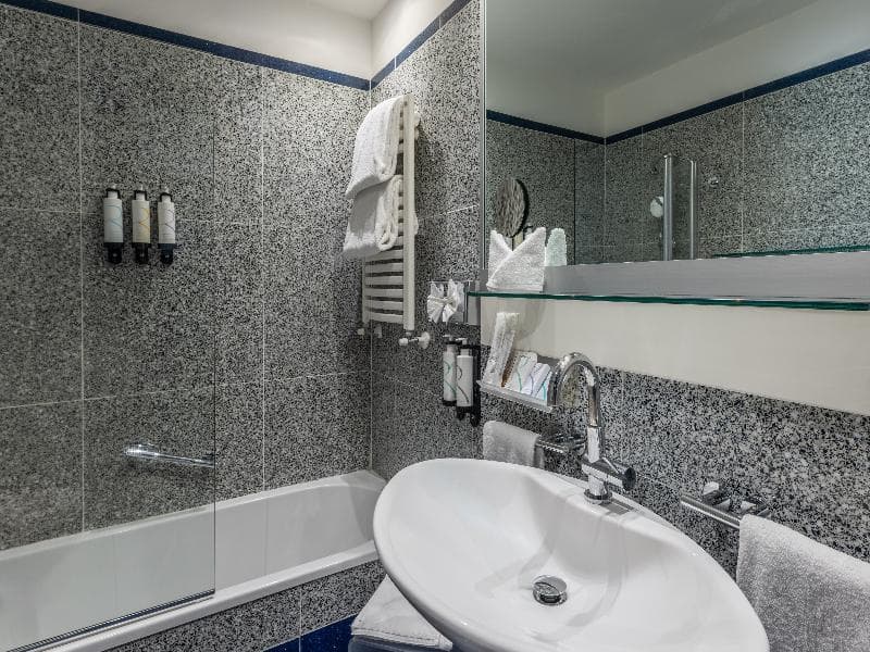 2 Lits Simples, Chambre Confort, Wi-Fi, Cafetière/Théière — image 1 sur 6