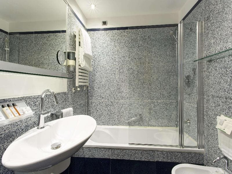 1 Lit Size, Chambre Confort, Lits Jumeaux Sur Demande, Wi-Fi, Cafetière/Théière, King — image 1 sur 7
