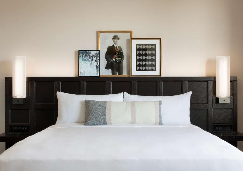 One Bedroom Suite - King — image 1 of 2