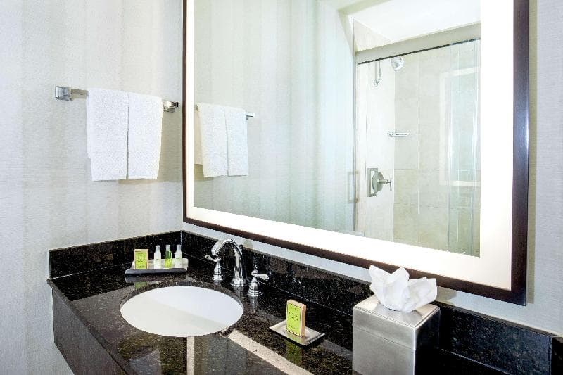 2 Queen Beds — image 1 sur 11