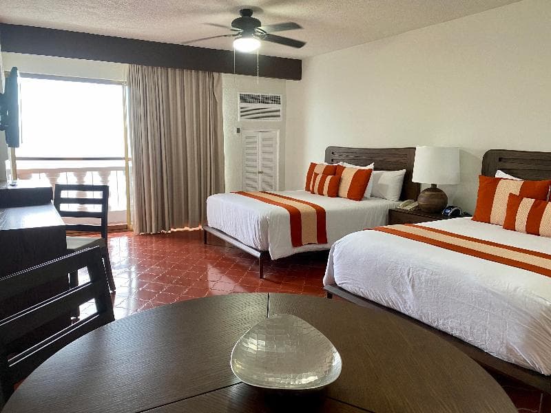 Studio, 2 Queen, Oceanfront, Balcony β image 1 of 2